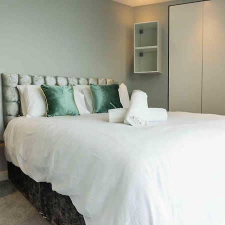 Gunwharf Quays Apartments Портсмут Екстер'єр фото
