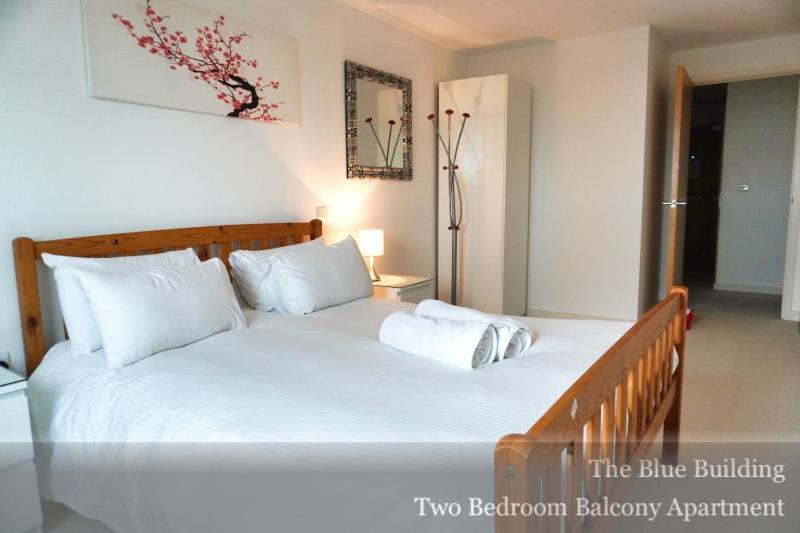 Gunwharf Quays Apartments Портсмут Екстер'єр фото