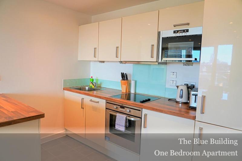 Gunwharf Quays Apartments Портсмут Екстер'єр фото