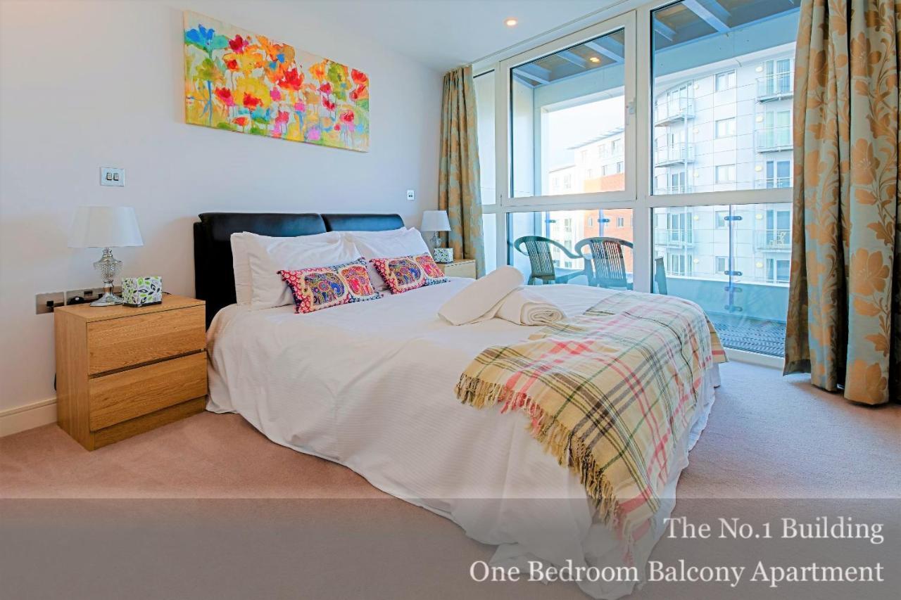 Gunwharf Quays Apartments Портсмут Екстер'єр фото