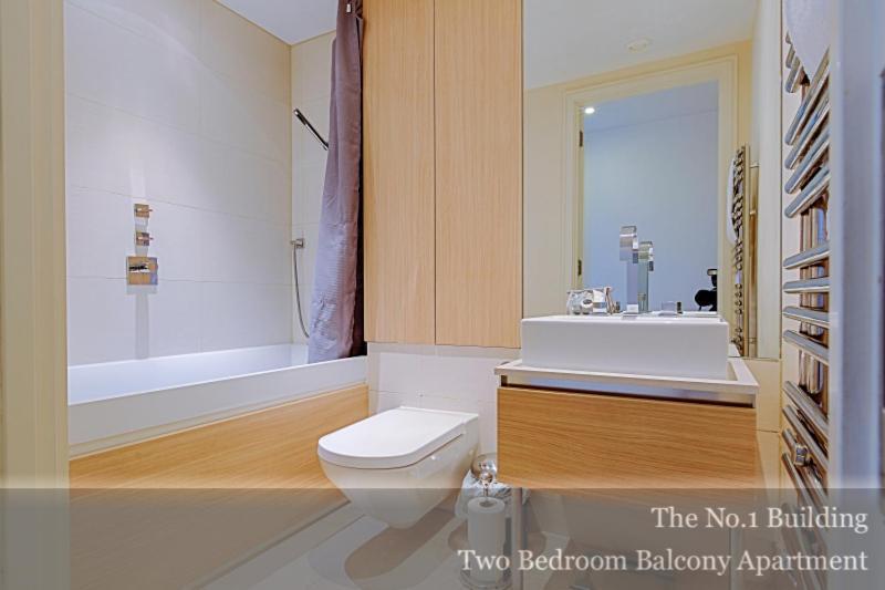 Gunwharf Quays Apartments Портсмут Екстер'єр фото