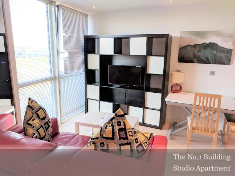 Gunwharf Quays Apartments Портсмут Екстер'єр фото