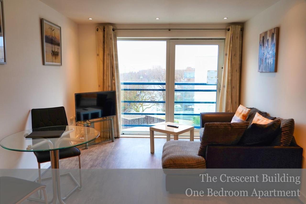 Gunwharf Quays Apartments Портсмут Екстер'єр фото