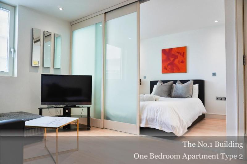 Gunwharf Quays Apartments Портсмут Екстер'єр фото