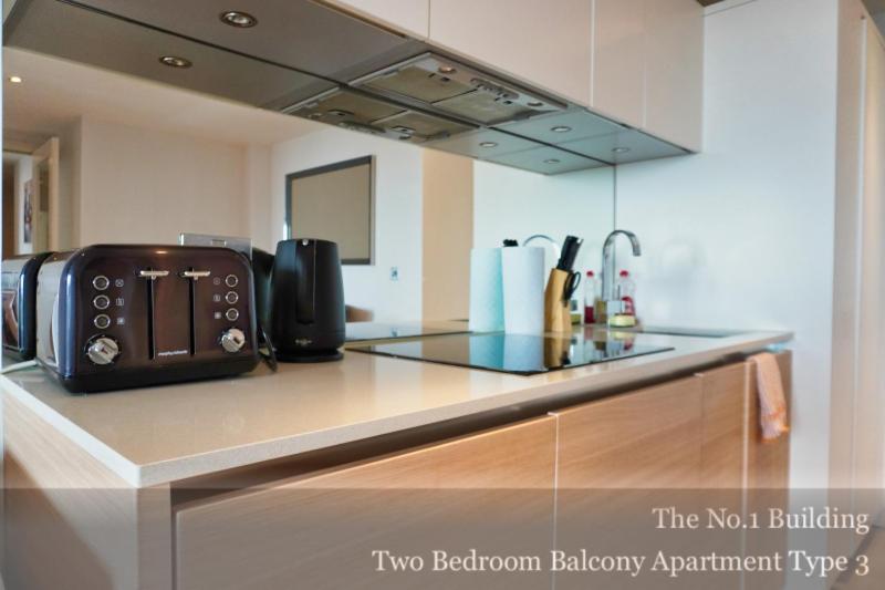 Gunwharf Quays Apartments Портсмут Екстер'єр фото