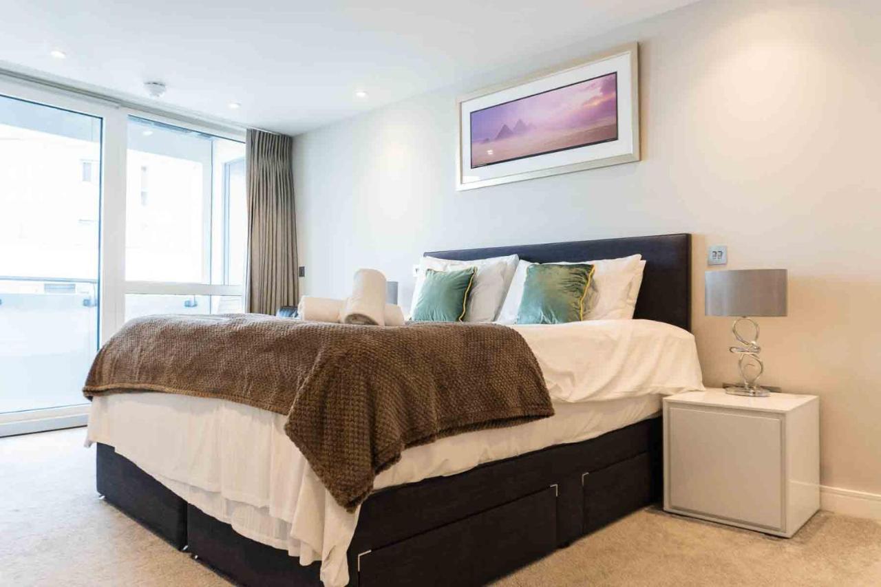 Gunwharf Quays Apartments Портсмут Екстер'єр фото