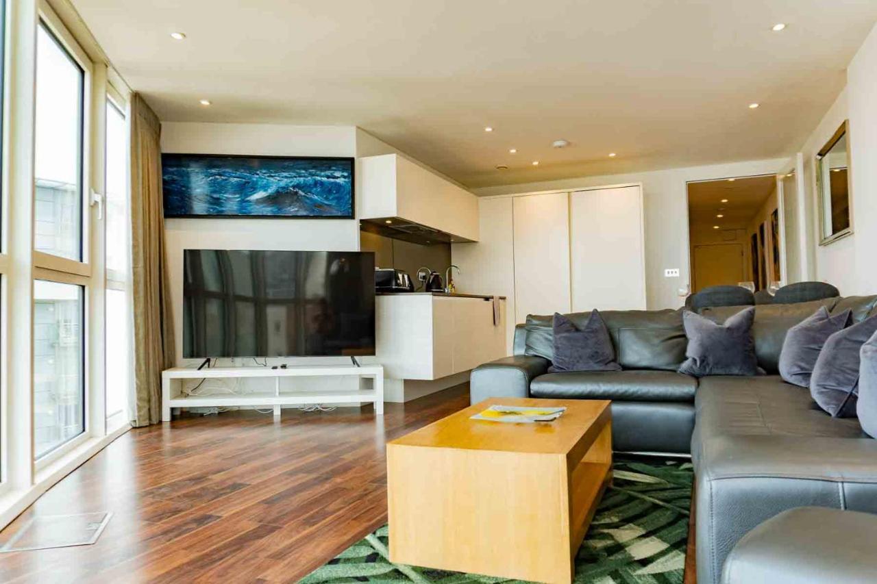 Gunwharf Quays Apartments Портсмут Екстер'єр фото