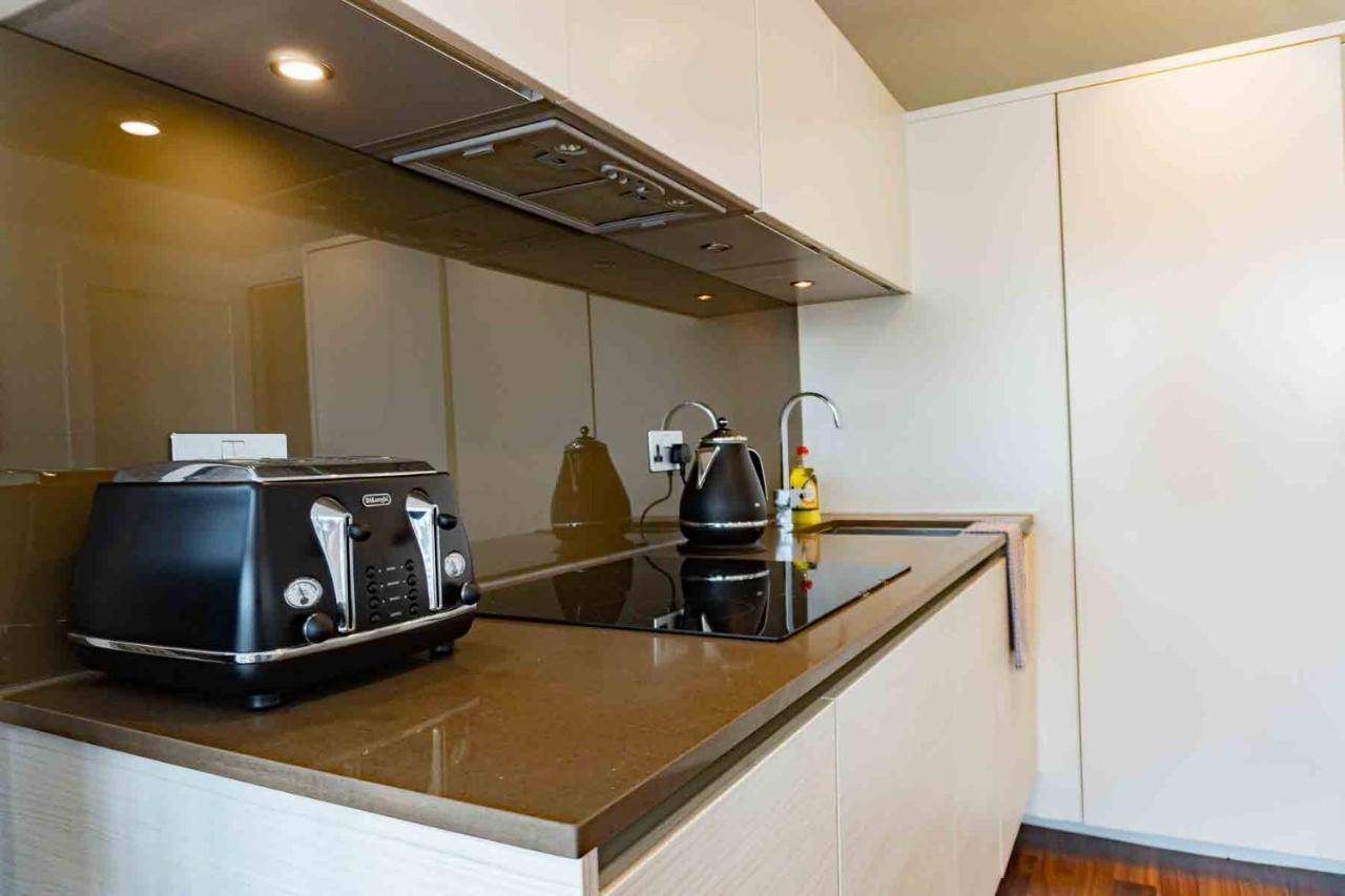 Gunwharf Quays Apartments Портсмут Екстер'єр фото