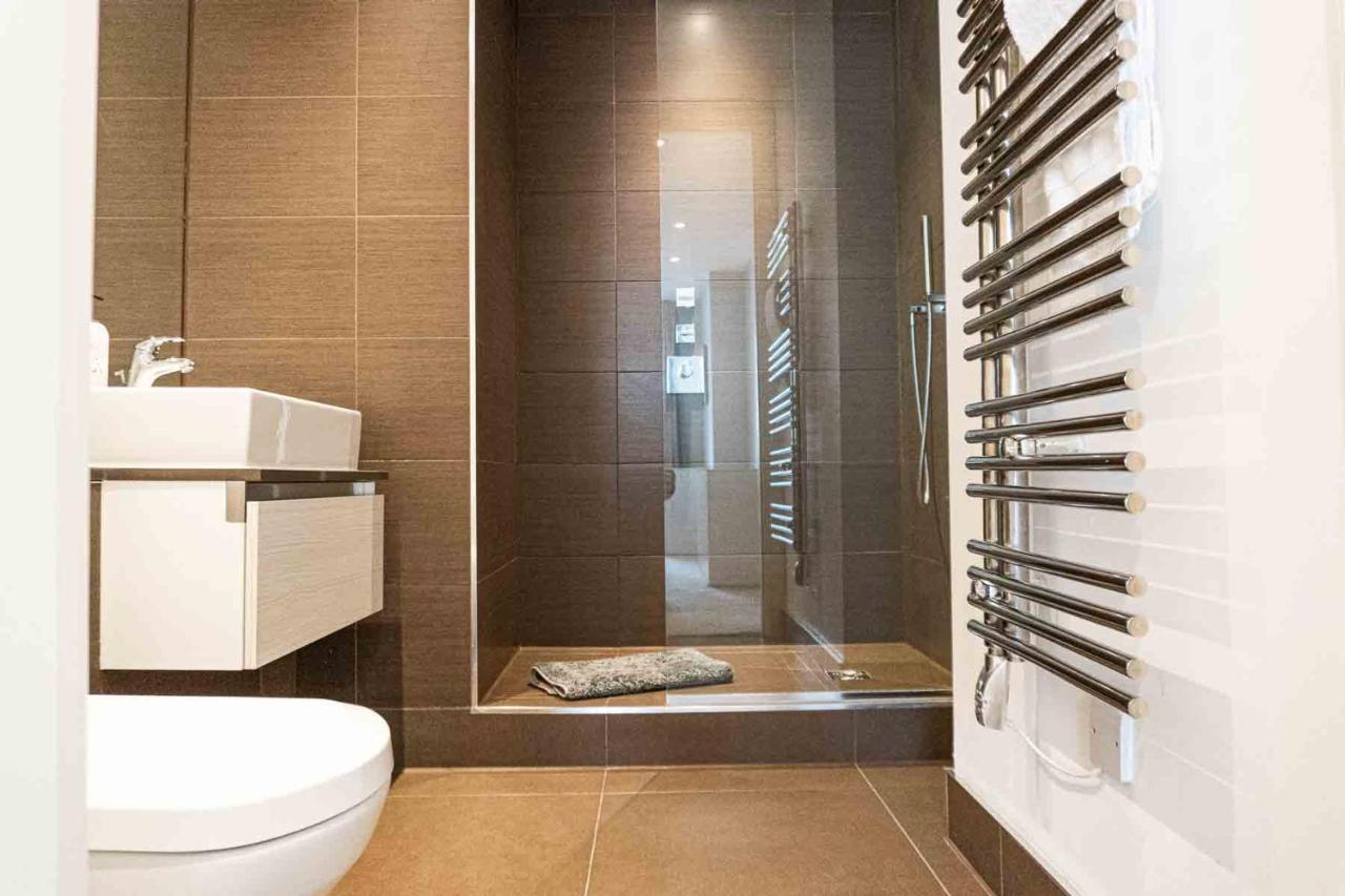 Gunwharf Quays Apartments Портсмут Екстер'єр фото